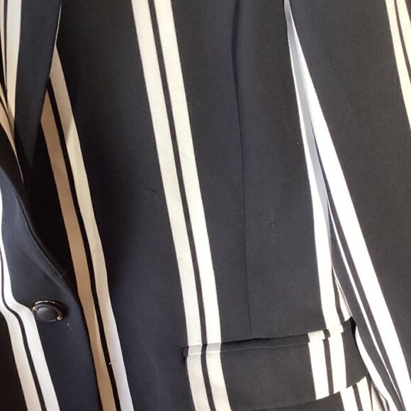 Karl Lagerfeld‎  Paris Balance-Stripe Blazer button down Black & White Size  10 - Picture 12 of 16